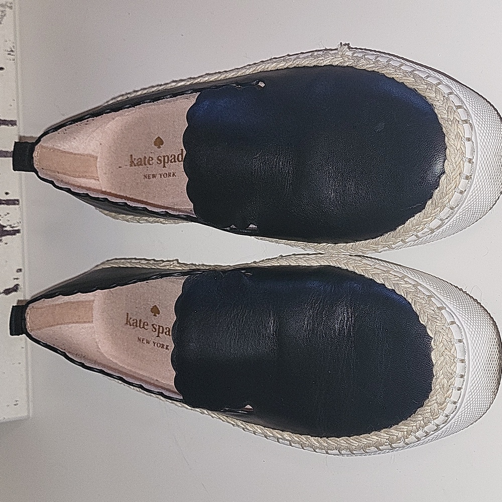 Kate Spade Loren scalloped black slip on shoes, sz7/37.5